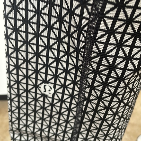 Lululemon Pants Size 6 - Picture 11 of 14